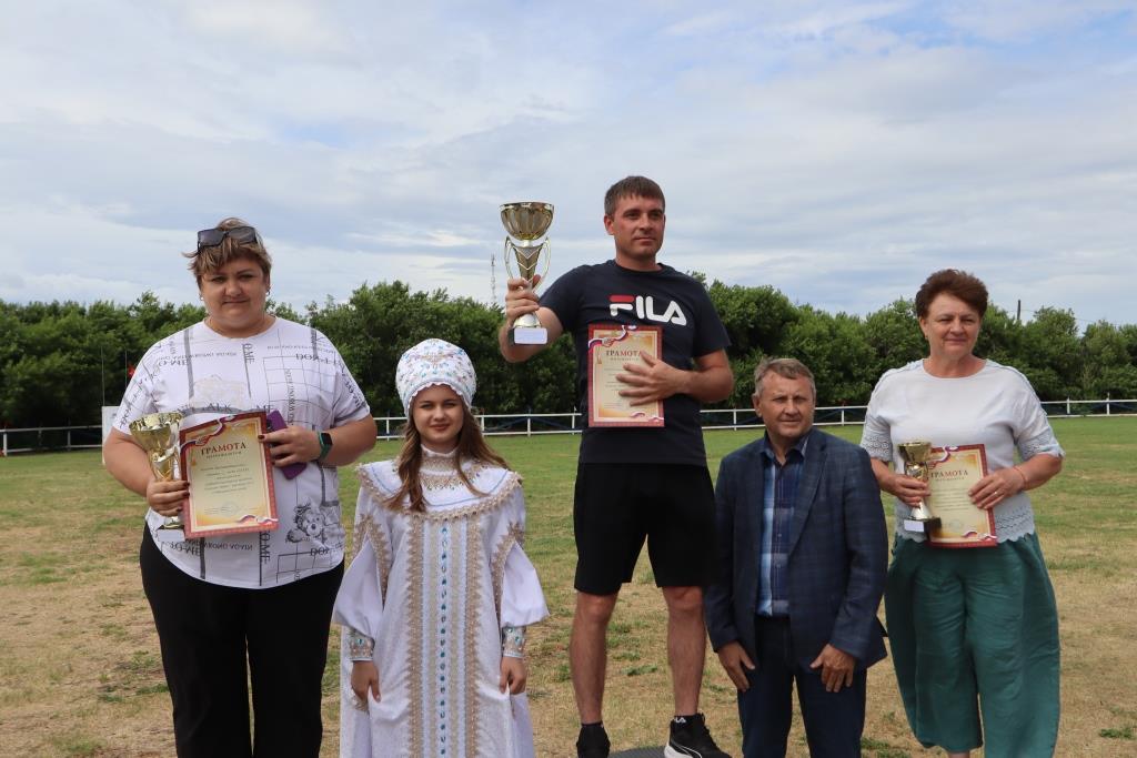 Чемпионом районной «Королевы спорта» стала команда Оконешниковского поселения.