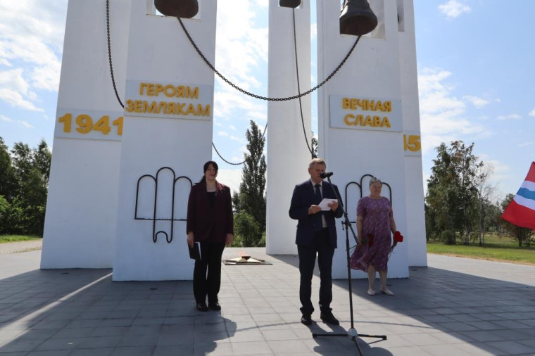 Низкий поклон и вечная слава героям Великой Отечественной войны!. Низкий поклон и вечная слава героям Великой Отечественной войны!.